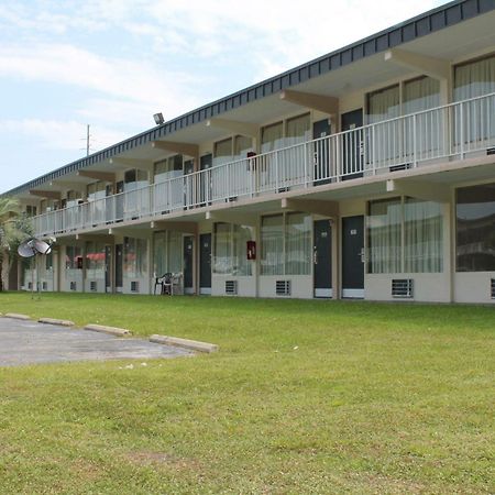 Travelers Inn Kingsland Εξωτερικό φωτογραφία