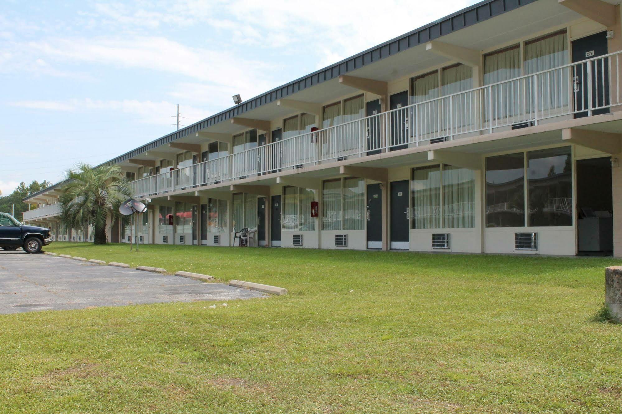 Travelers Inn Kingsland Εξωτερικό φωτογραφία