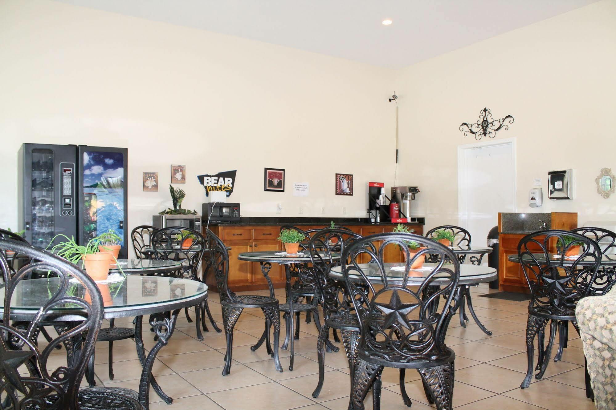 Travelers Inn Kingsland Εξωτερικό φωτογραφία